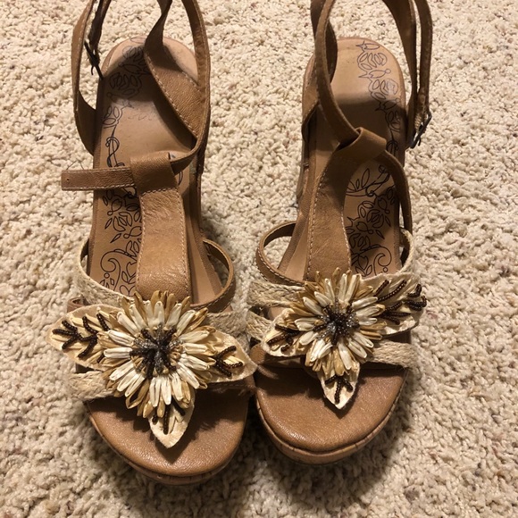 Buckle Shoes - BKE wedge